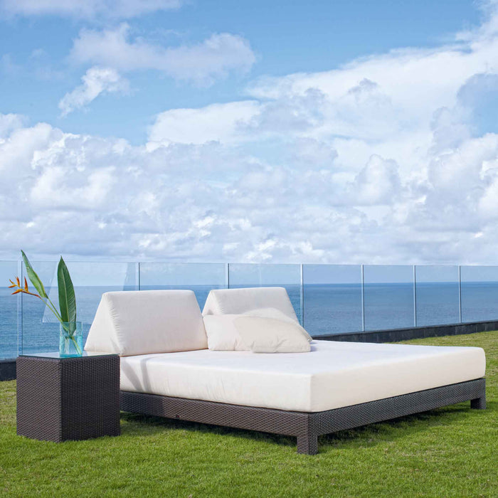 Anibal Daybe+B150d with Sunbrella Cushion