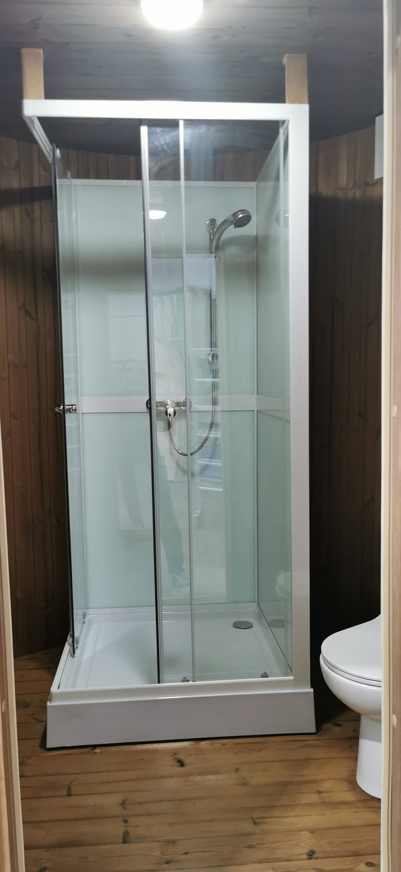 The Drizzle Den – Luxury Outdoor Camping Shower (Thermowood)