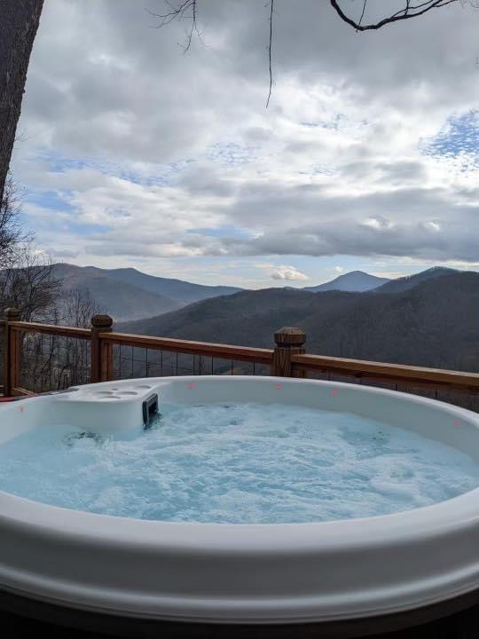 Cyanna Valley Model '103'