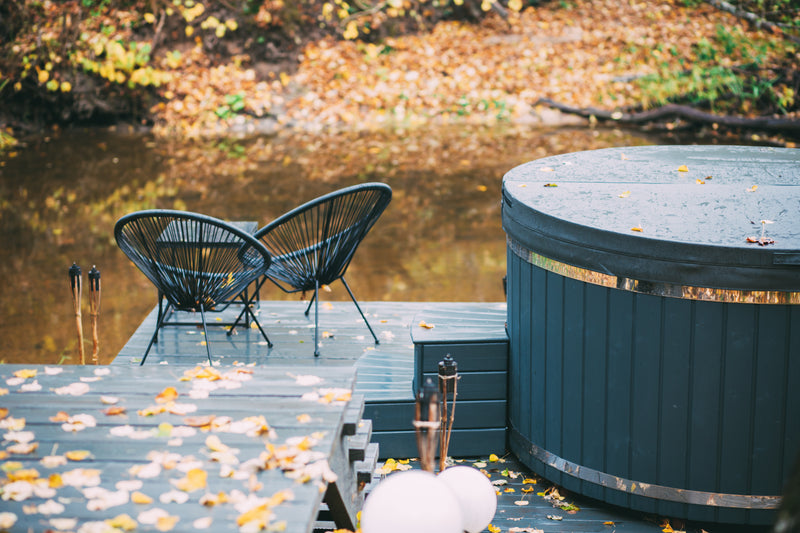 The Pearl Basin – 4-Person Acrylic Hot Tub