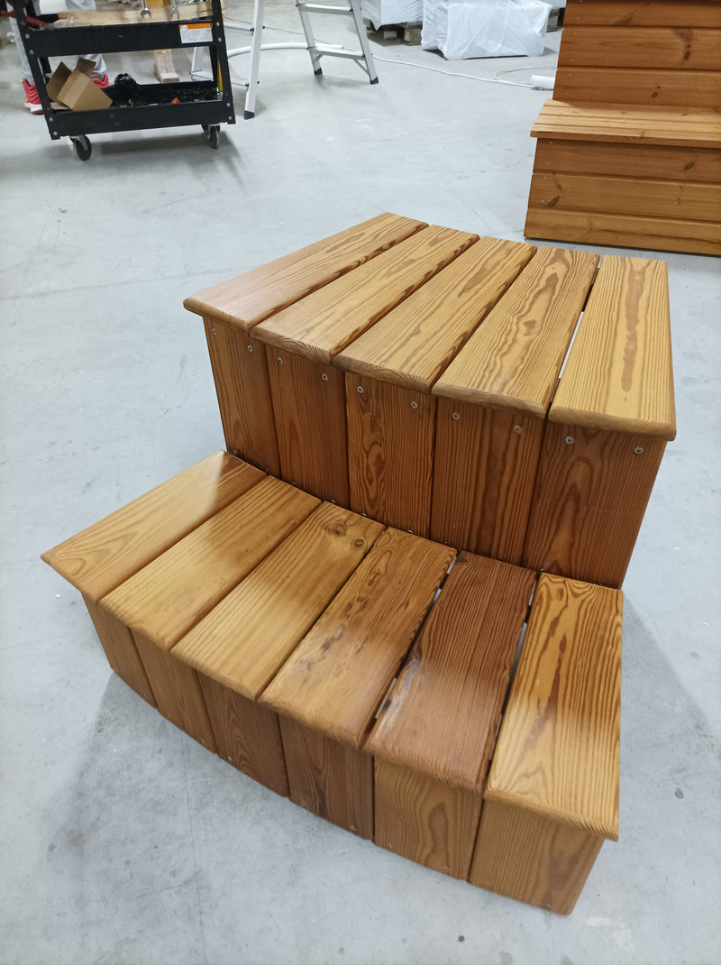 The Pearl Basin – 4-Person Acrylic Hot Tub