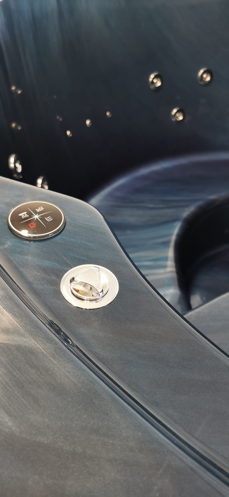 The Pearl Basin – 4-Person Acrylic Hot Tub