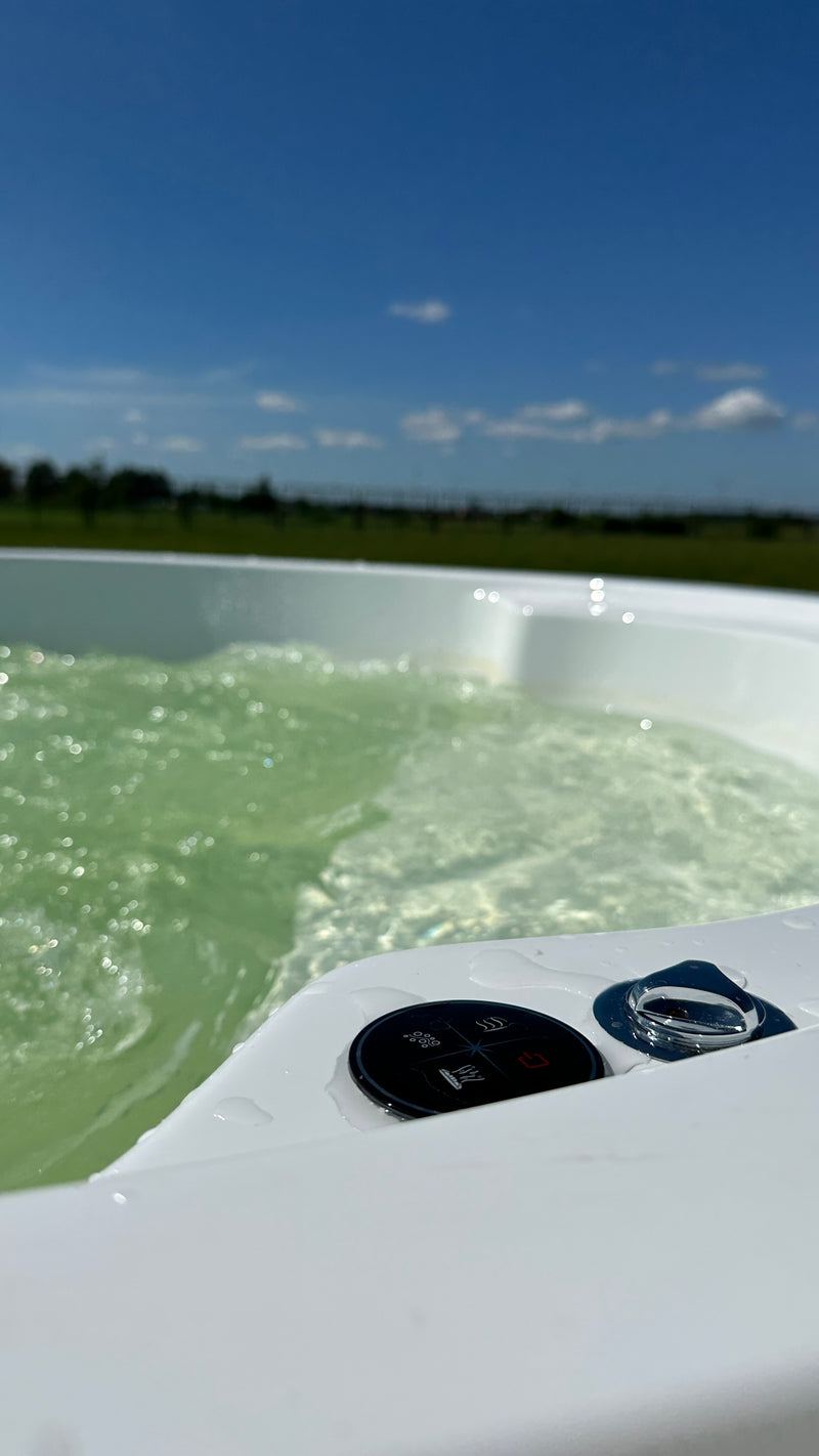 The Pearl Basin – 4-Person Acrylic Hot Tub