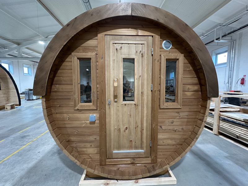 The Blaze Capsule – Luxury 6-Person Thermowood Barrel Sauna