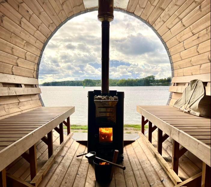 The Obsidian Dome – 10-Person Thermowood Sauna Barrel
